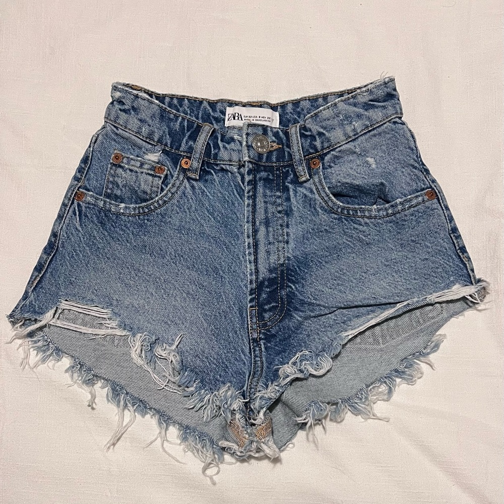 Zara Daisy Duke Booty High Waisted Distressed Women Denim Cut-Off Shorts Size 0